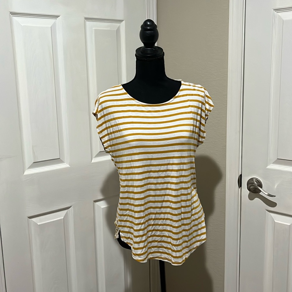 GREEN ENVELOPE TEE